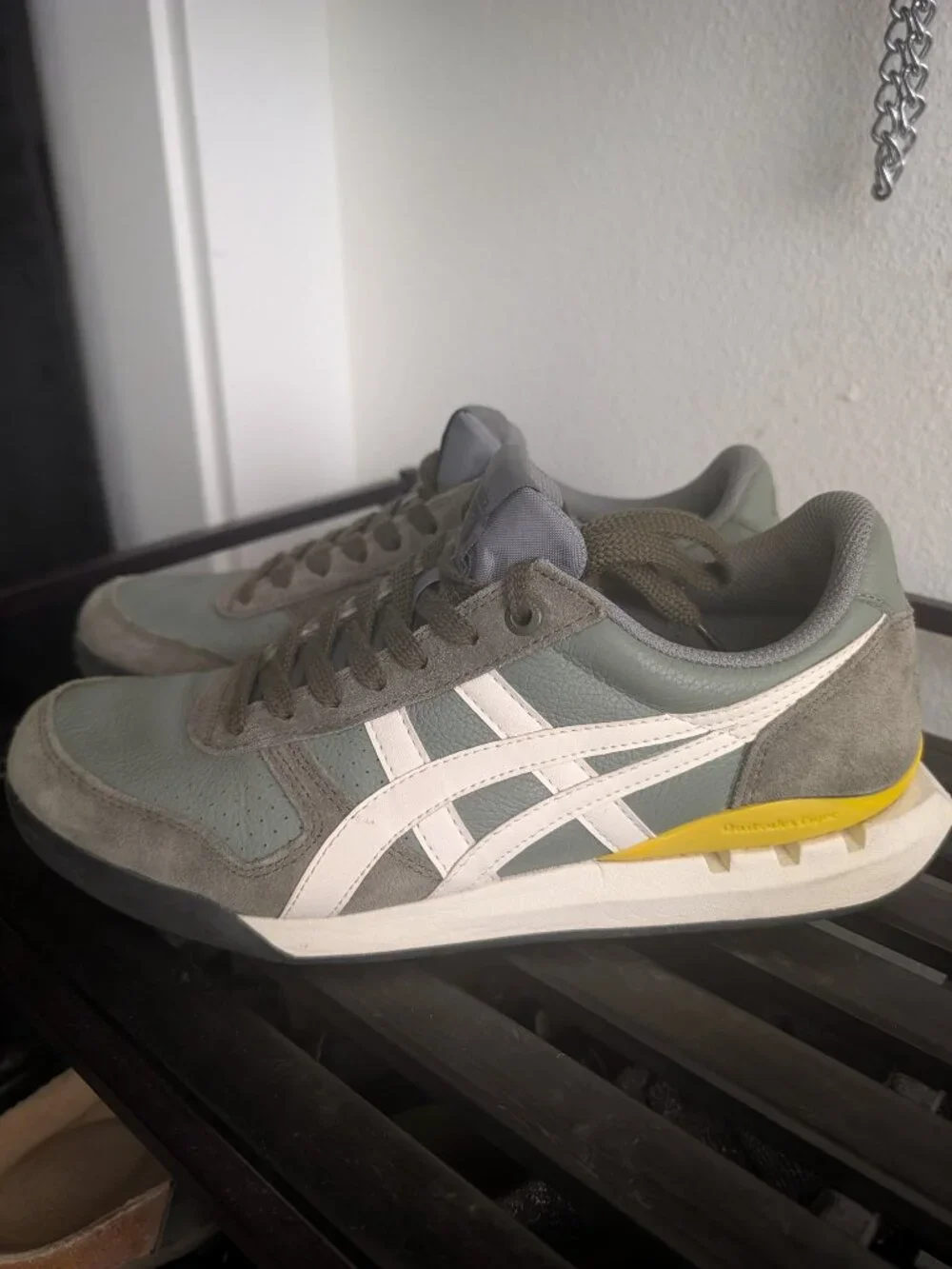 Onitsuka Tiger Ultimate 81 Ex Lichen Green Cream M7 / W8.5 MINT CONDITION!